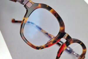 WEB Eyewear: focus op techniek en esthetische vernieuwing 